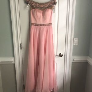 Light pink Sherri Hill prom gown